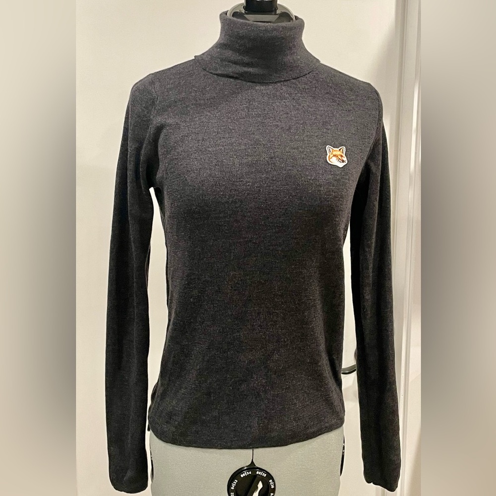 MAISON KITSUNE Knit Wool Turtleneck Sweater w/fox logo, Dark Grey, sz XS, GUC